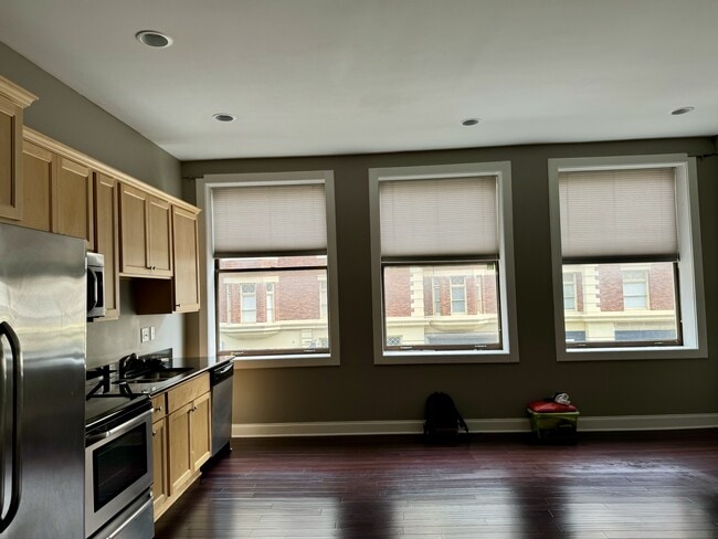 Building Photo - 945 4th Ave