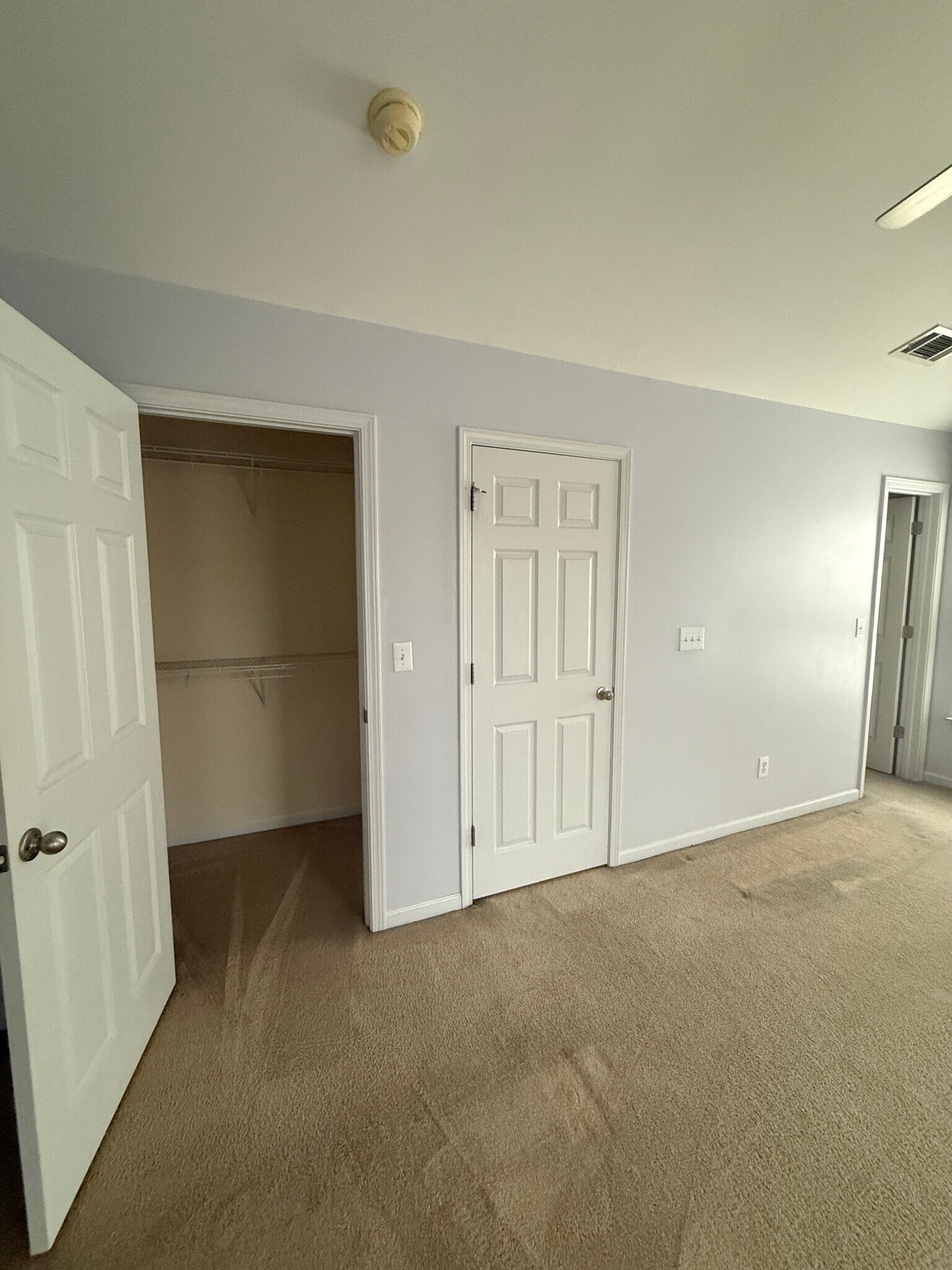 Building Photo - 9568 Kings Parade Blvd