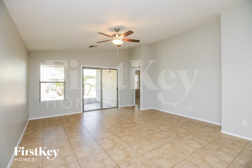 Building Photo - 18582 W Vogel Ave