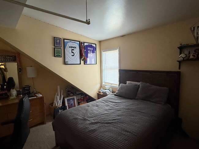 Building Photo - 64 Old Riverhead Rd