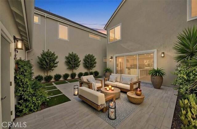 Building Photo - 346 Chorus