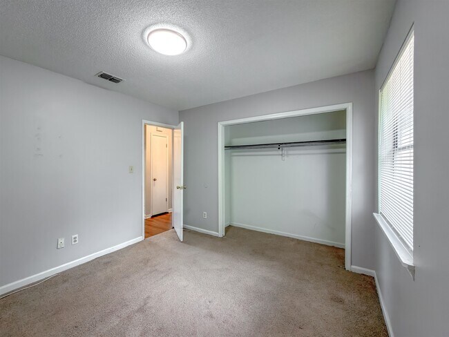 Building Photo - 5524 Sullivan Rd