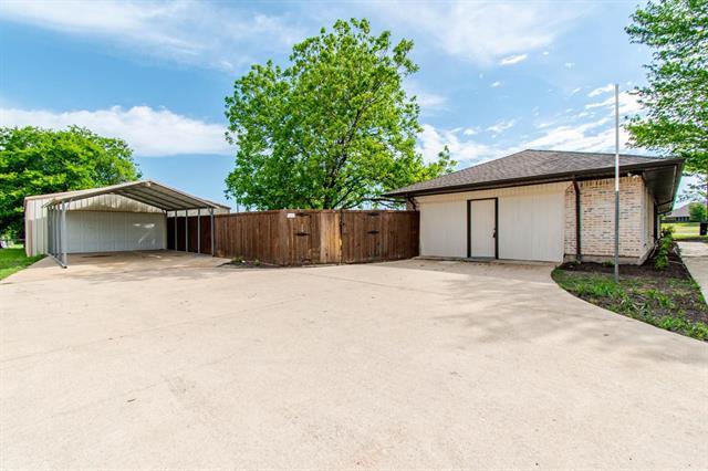 Building Photo - 16024 Plum Ln