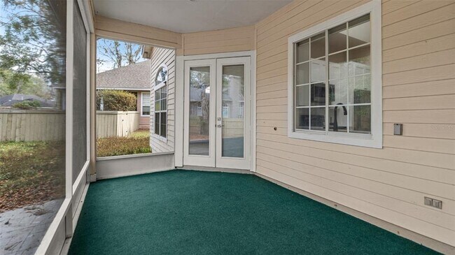 Building Photo - 9428 SW 39 Ave