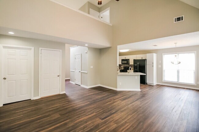 Building Photo - 77 Harbour Town Cove