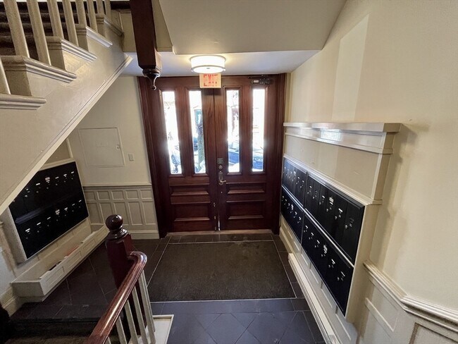 Building Photo - 130 Appleton St