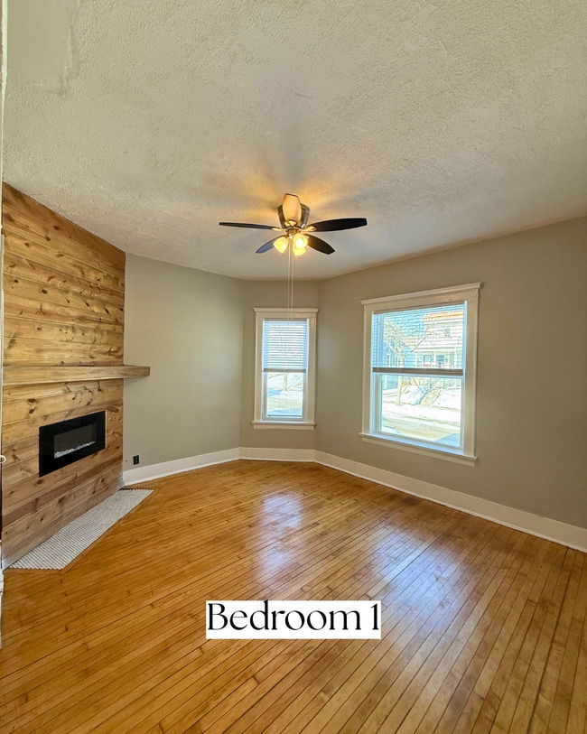 Building Photo - 133 E Lloyd St