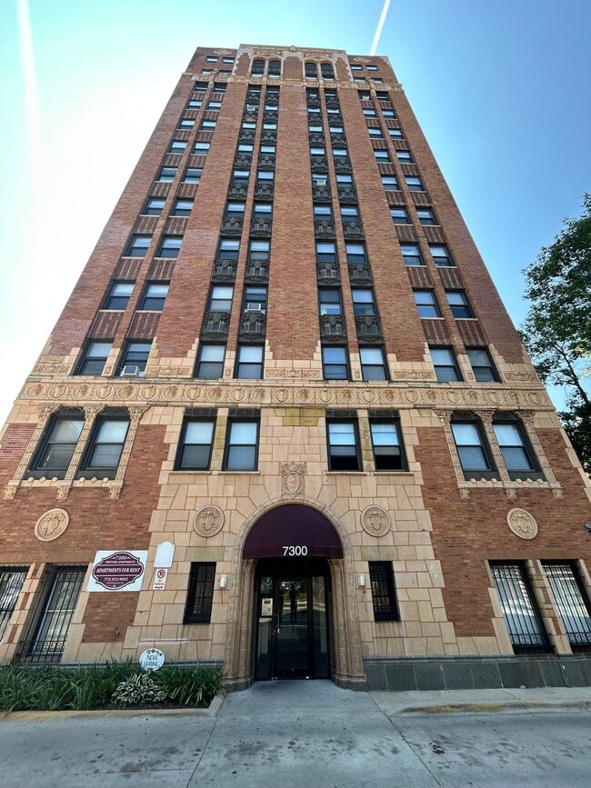 Building Photo - 7300 S South Shore Dr
