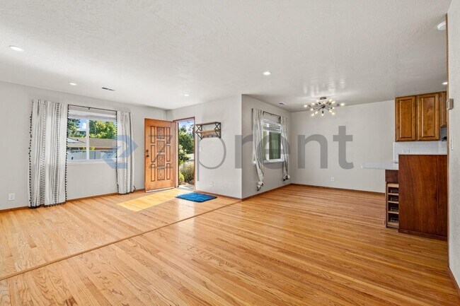 Building Photo - 232 Doyle Dr