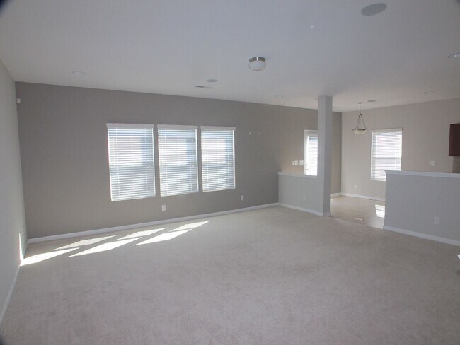 Building Photo - Pristine Home located in the Villages of Back Creek!