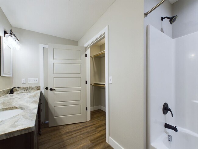 Building Photo - 131