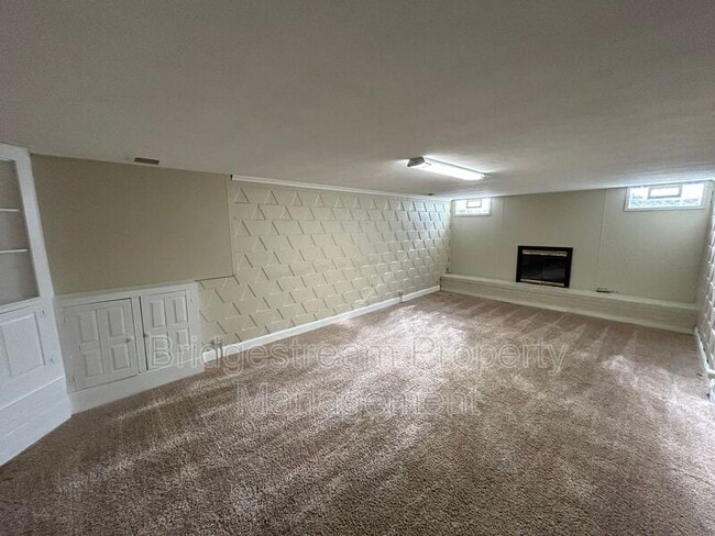 Building Photo - 7541 Mintwood Ave