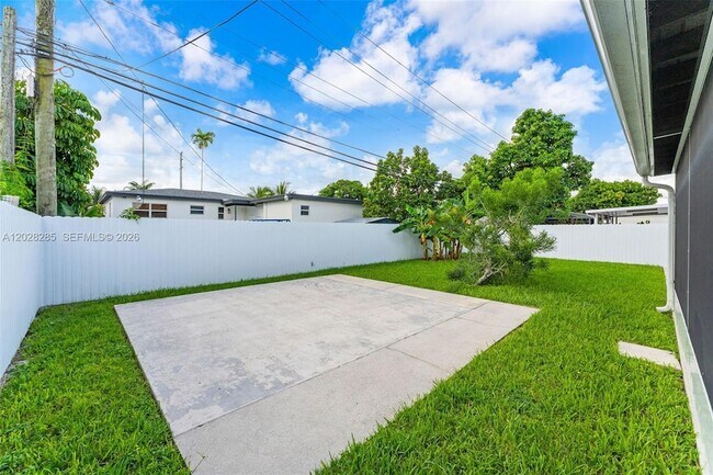 Building Photo - 4780 NW 6th St