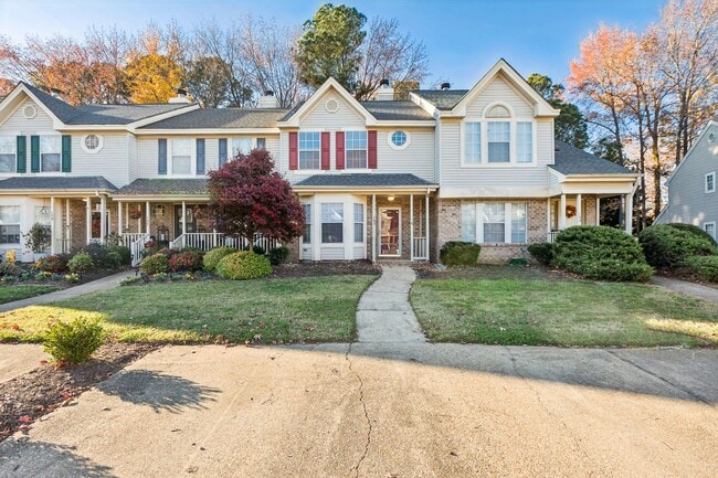 Building Photo - Hampton Townhouse-Move in Quick