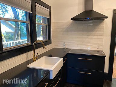Building Photo - 3 br, 1.5 bath House - 2015 REED AVE