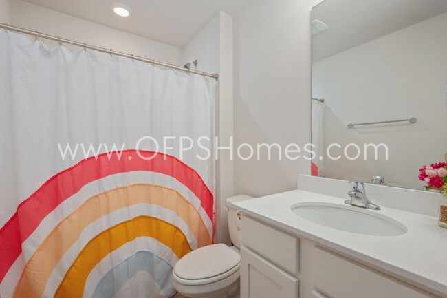 Building Photo - Crestview 4bed/2bath