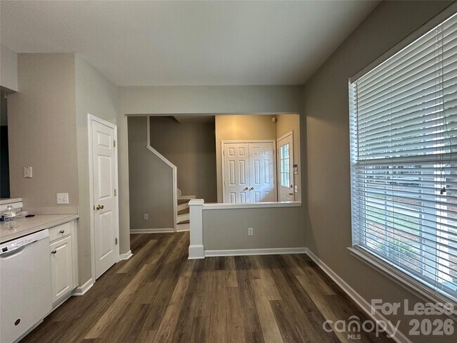 Building Photo - 6626 Rothchild Dr