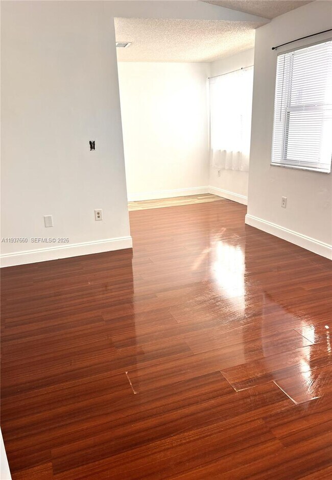 Building Photo - 17500 NW 67th Ct