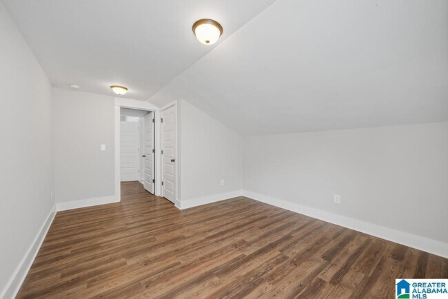 Building Photo - 1509 Cottage Grv