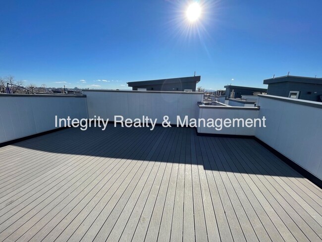 Building Photo - 2815 W 25th Ave