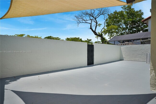 Building Photo - 11054 SW 136th Ct
