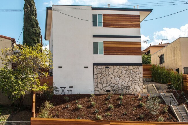 Building Photo - 1167 Bellevue Ave