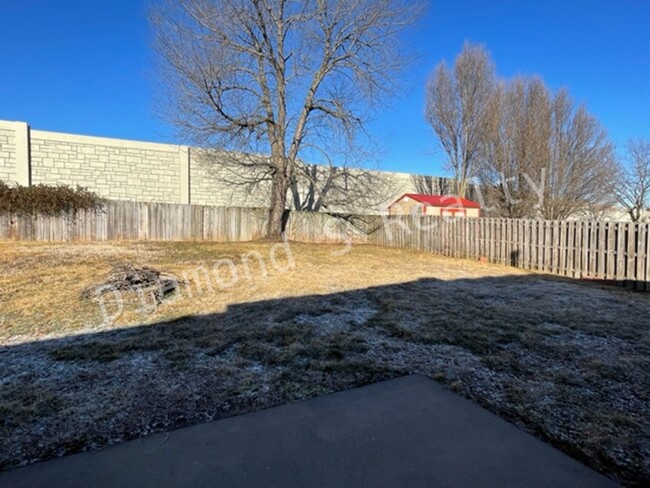 Building Photo - Lovely 3 bedroom home available!  Sequiota...