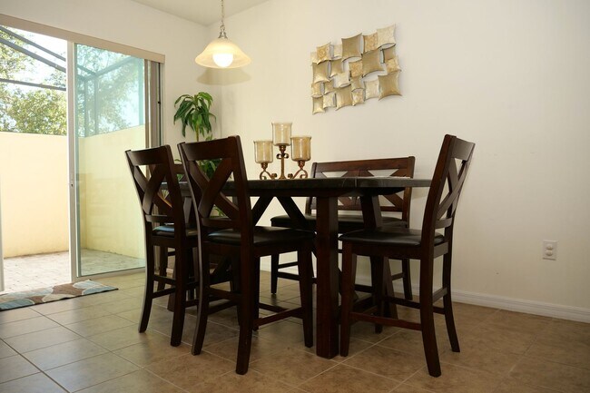 Building Photo - Beautiful Fully Furnished 4-Bedroom Home i...