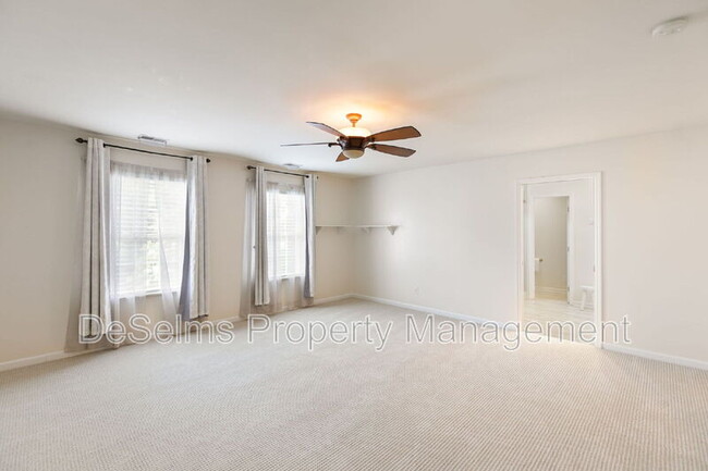 Building Photo - 1405 S Glenleigh Ct
