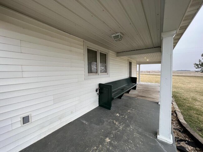 Building Photo - 3085 Overland Ave