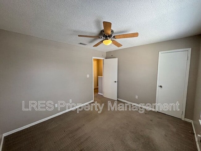 Building Photo - 517 Carambola Ave