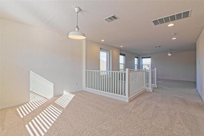 Building Photo - 413 Sheepshank Dr