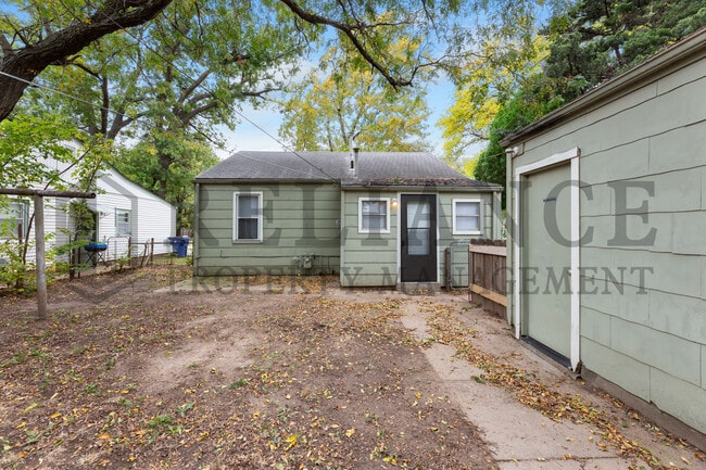 Building Photo - 1022 S Yale St