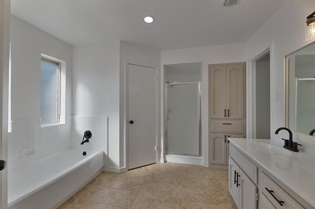 Building Photo - 6404 N Park Dr