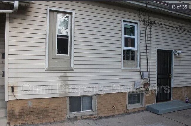 Building Photo - 7568 Hudson Ave