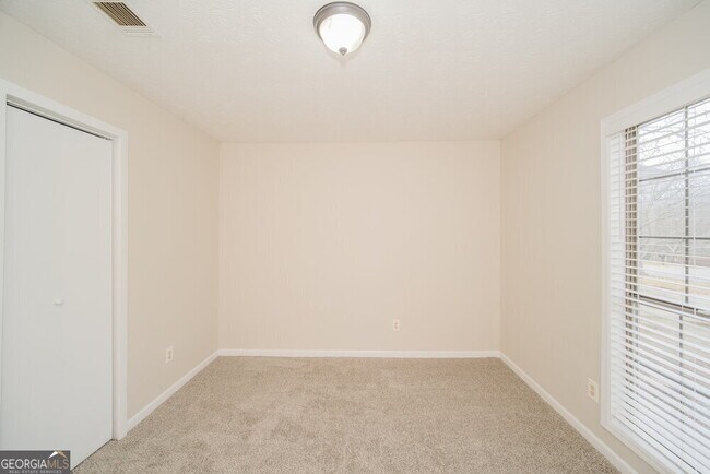 Building Photo - 239 Northbridge Dr