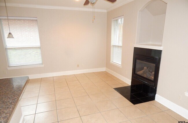 Building Photo - 5622 Andover Dr