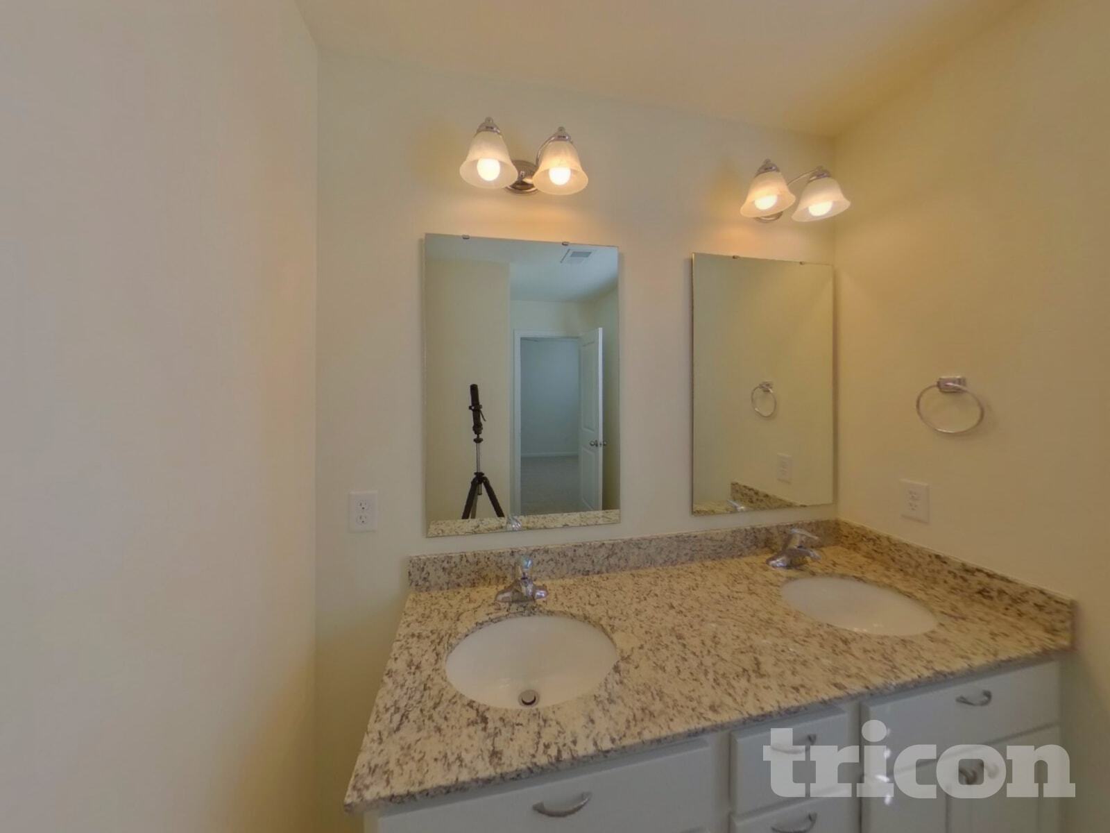 Building Photo - 1073 Crescent Moon Lp