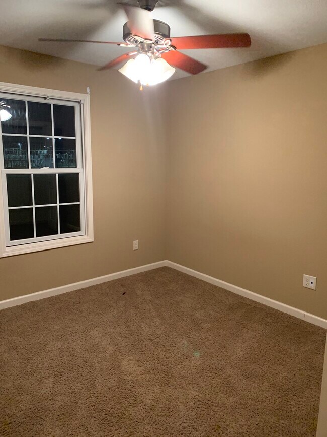 Building Photo - 1946 Glenbridge Rd