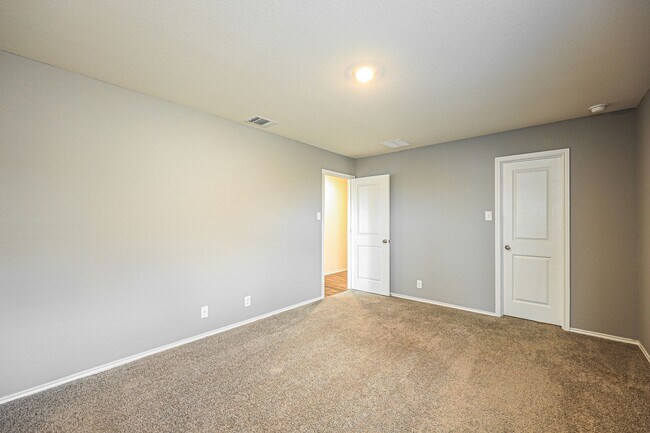 Building Photo - 3 BR/2BA | Single Family Home | In San Antonio!