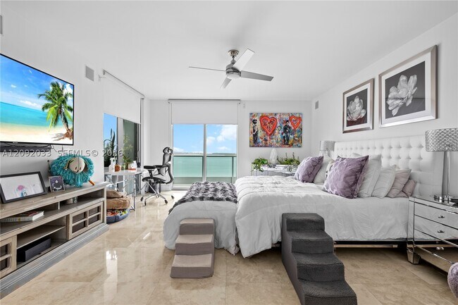 Building Photo - 1331 Brickell Bay Dr