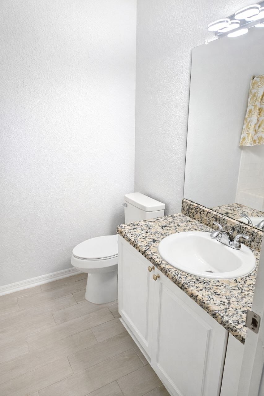 Building Photo - 2550 N Alafaya Trl