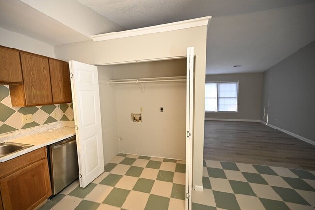 Building Photo - For Rent: Beautiful 3-Bedroom Home in Durh...