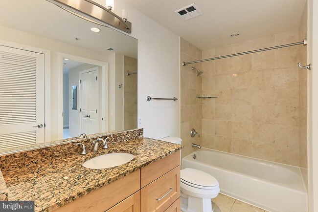 Building Photo - 8220 Crestwood Heights Dr