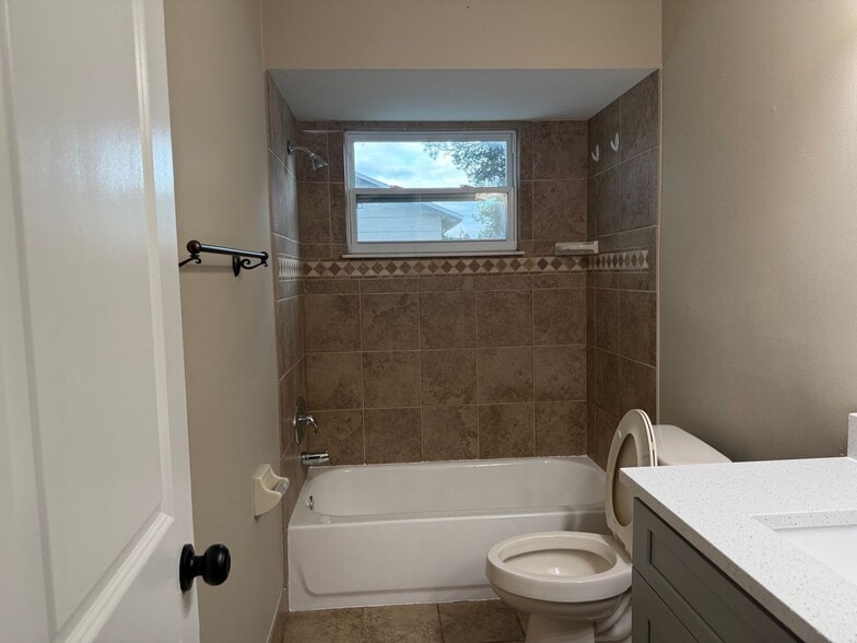 Building Photo - 1510 Massa St