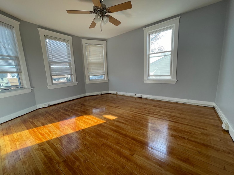 Building Photo - 18 Summit Rd