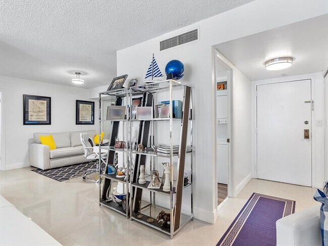Building Photo - 3400 Galt Ocean Dr