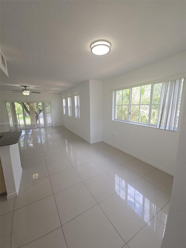 Building Photo - 2501 Centergate Dr