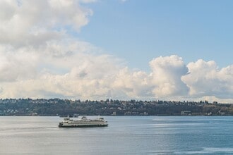 Building Photo - Boutique Condo with Stunning Views of Elliot Bay!