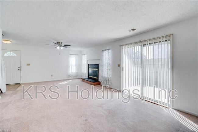 Building Photo - 819 Zircon Ct